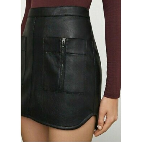 BCBG Maxazria Lamb Leather mini skirt - Picture 3 of 4